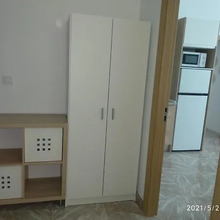Yeik Apartman *